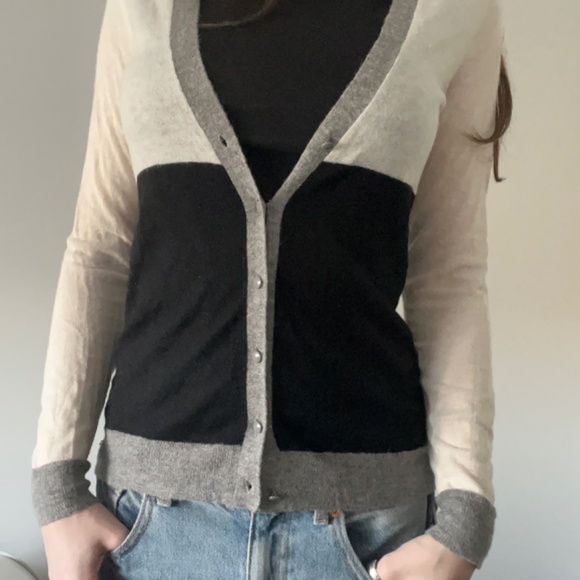 Banana Republic - Italian Yarn Cardigan: Women's XS Alpaca Blend - Picture 3 of 8